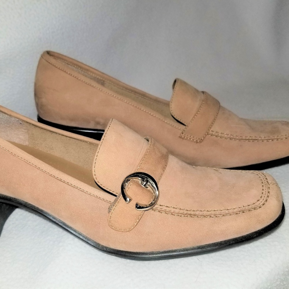 Laura Scott* soft brown Loafers,